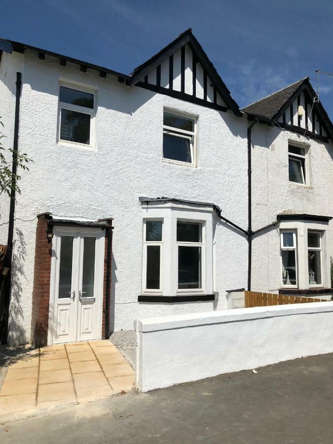 Glasgow Airport Holiday Home Paisley Exterior photo